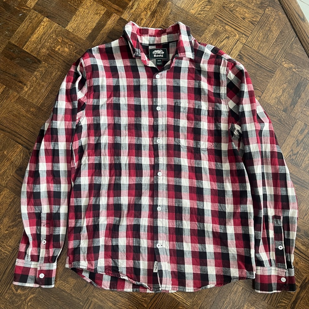 Roots Black and Red Checkered Flannel - Size M
